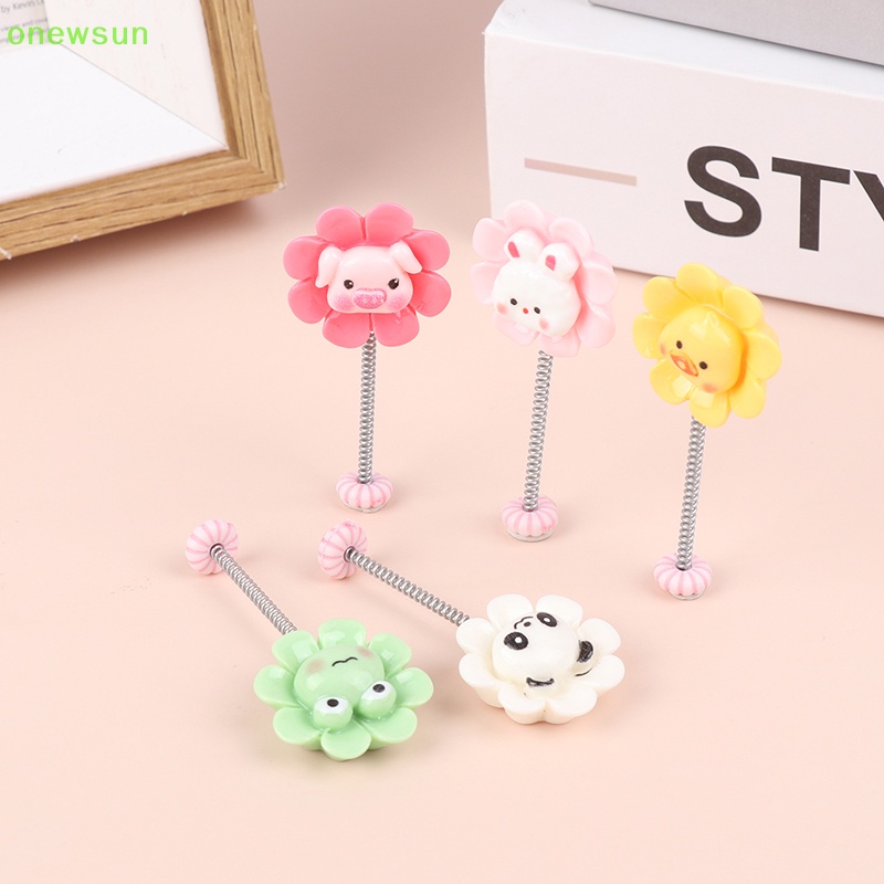 Bộ 5 Đồ Trang Trí Xe Hơi Hình Hoa Hoạt Hình Có Lò Xo Lắc Mới