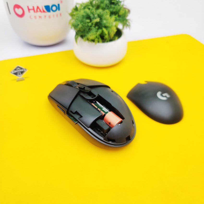 Chuột game không dây Logitech G304 Mắt cảm biến Hero cho độ chính xác hoàn hảo | BigBuy360 - bigbuy360.vn