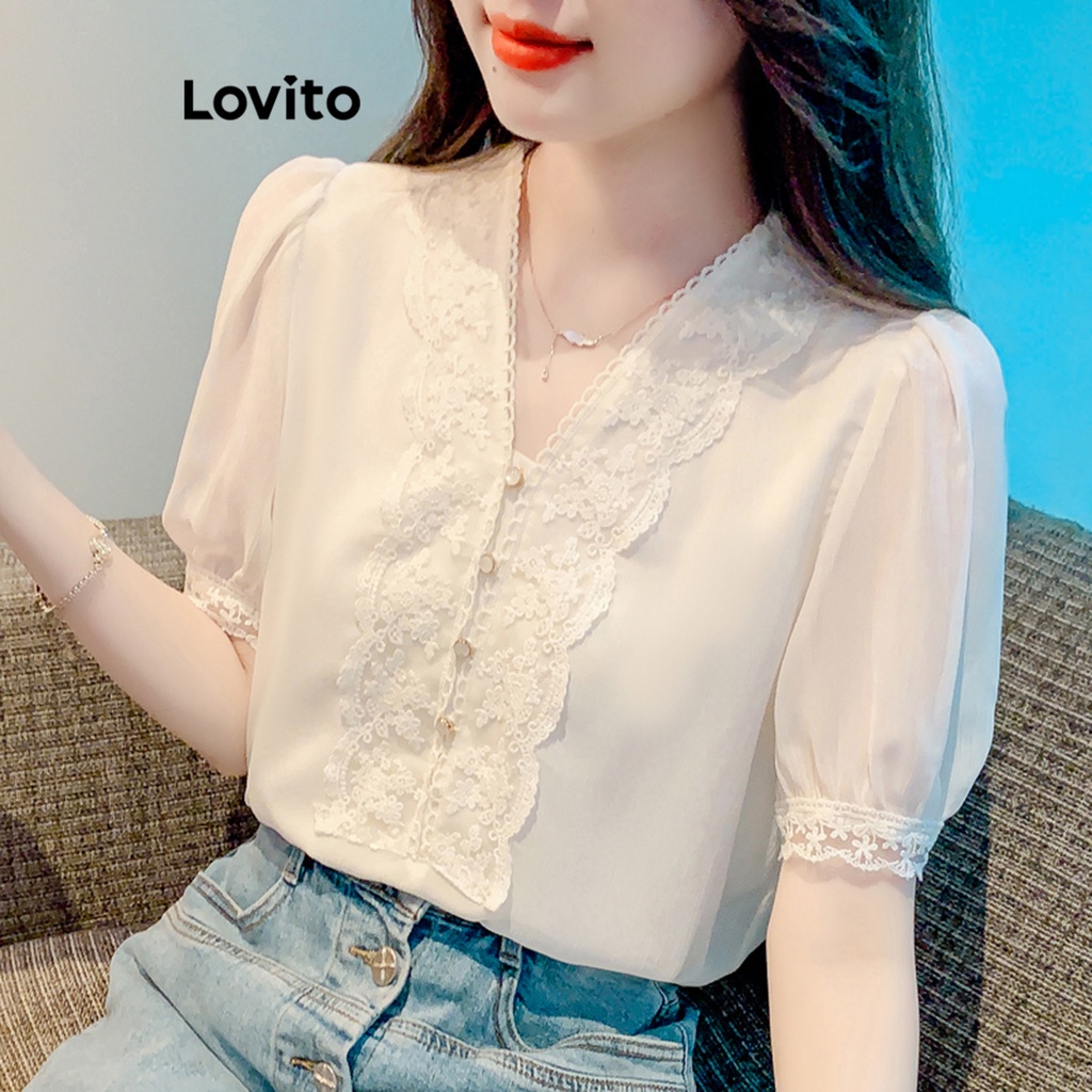 Áo kiểu Lovito phối ren tương phản cài nút màu trơn thanh lịch cho nữ LNE20114 (Màu trắng nhạt)