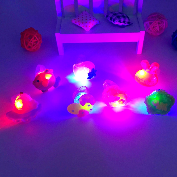 Nhẫn Đồ Chơi Có Đèn Phát Sáng Họa Tiết Hoạt Hình Dành Cho Bé Gái