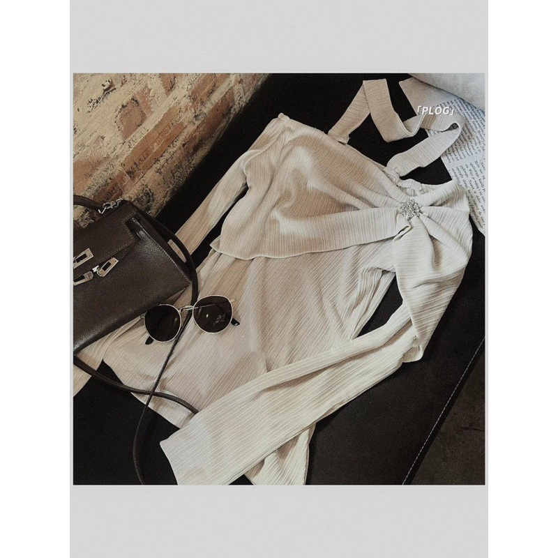 Áo Trễ Vai Sang Chảnh, Thun Tăm Co Dãn, Cài Tag Hoa Đá Xinh Xắn