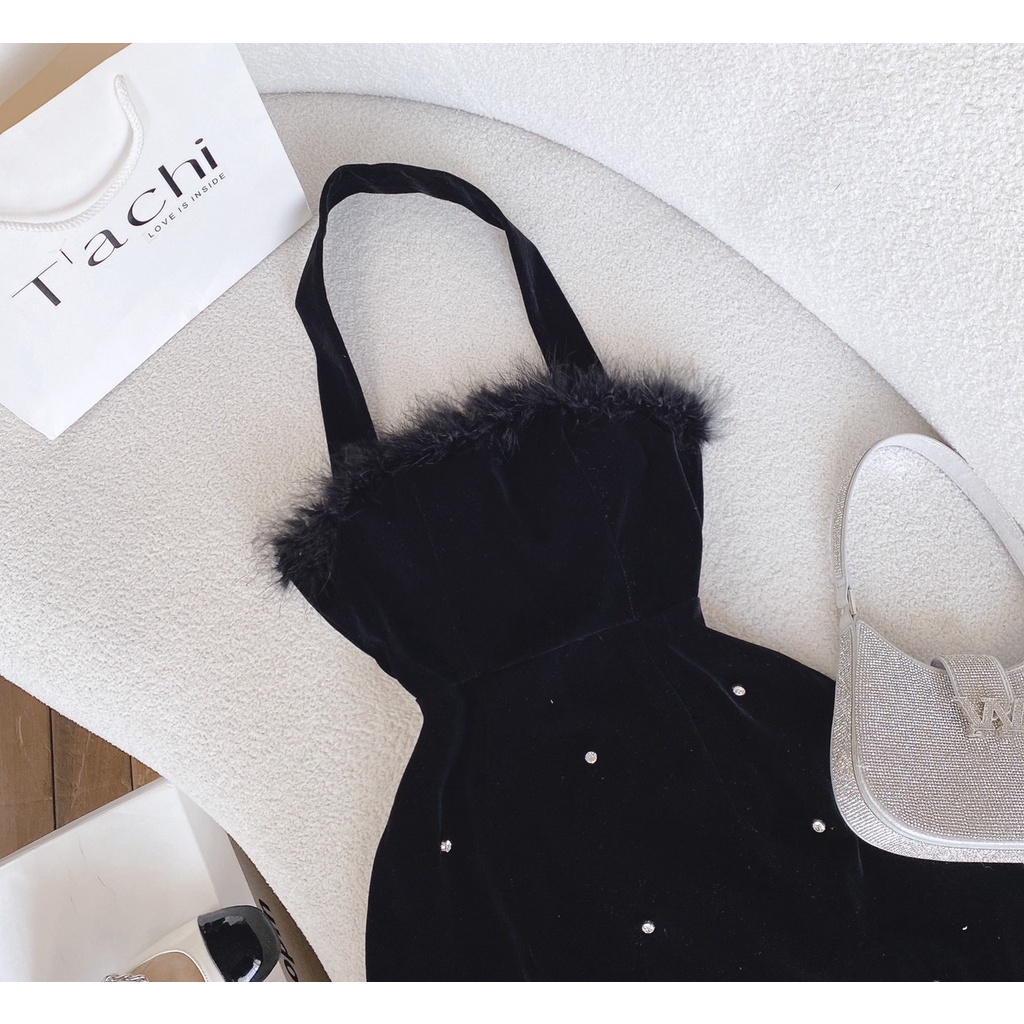 ĐẦM ĐEN ĐÍNH ĐÁ PHỐI LÔNG VŨ CHOÀNG YẾM SAU