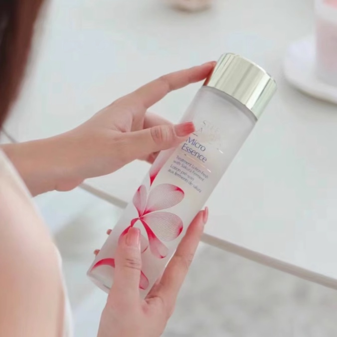 Estee lauder Dung Dịch Làm Mới Làn Da Dung Tích 200ml