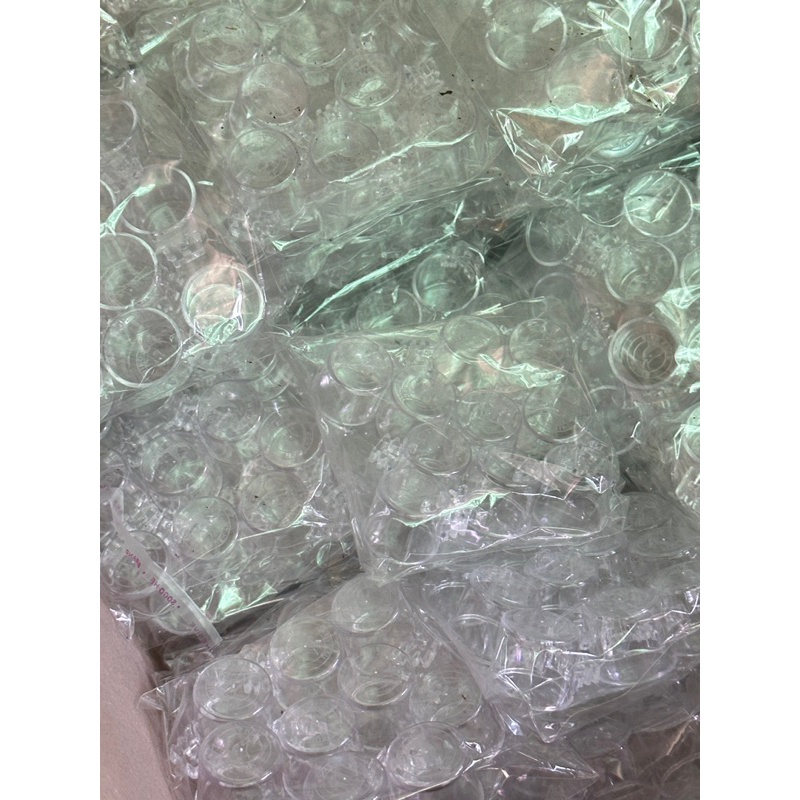 Cóng khuyên sơn ca tầu nhựa cứng trong suốt có 2 nấc tai cài chất liệu mica cho lồng chim