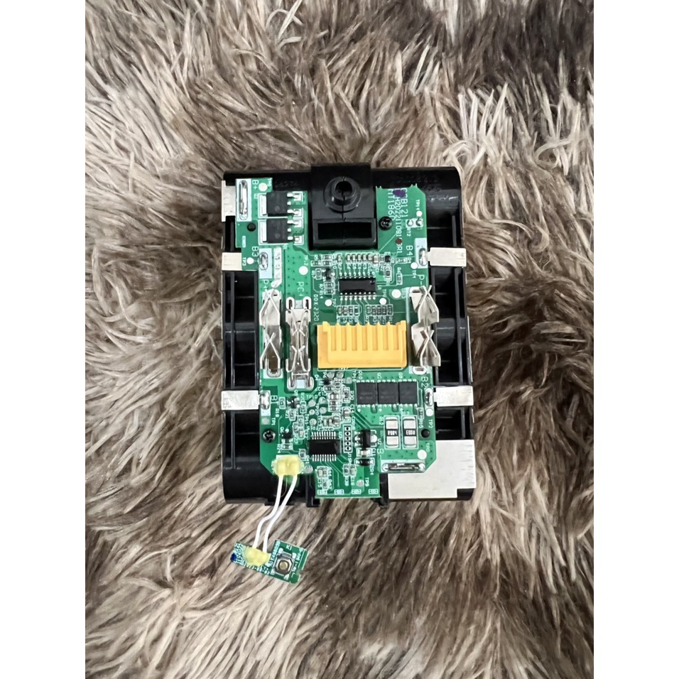 Vỏ mạch Makita 18V 5s 3P nhận sạc zin, có cân bằng và Led báo pin.