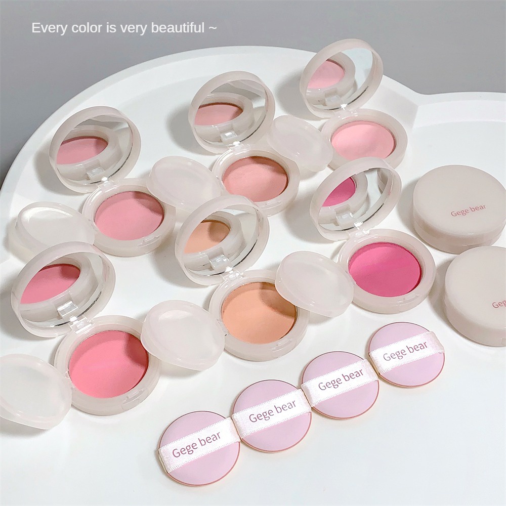 Gege Bear Sweet Color Illusion Cushion Blush Matte Trẻ hóa tự nhiên Tăng cường màu sắc Trang điểm lâu trôi Kem má hồng không bay phấn