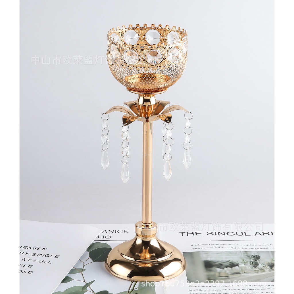 Giá Đỡ Đèn Cầy Bằng Kim Loại Phong Cách Châu Âu Sang Trọng