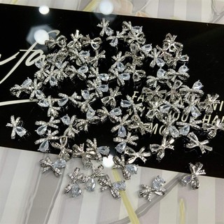 Charm gắn móng tay nơ 5 cánh đá M51