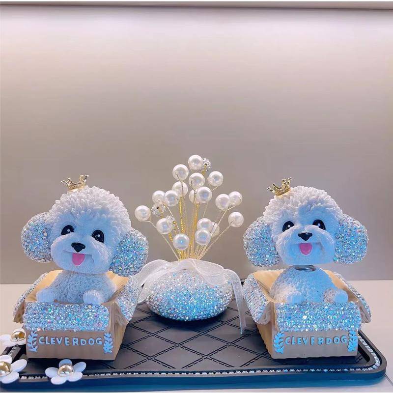 Set Trang Trí Nội Thất Xe Hơi Hình Chó Teddy Lắc Đầu Gắn Đá Pha Lê Cao Cấp