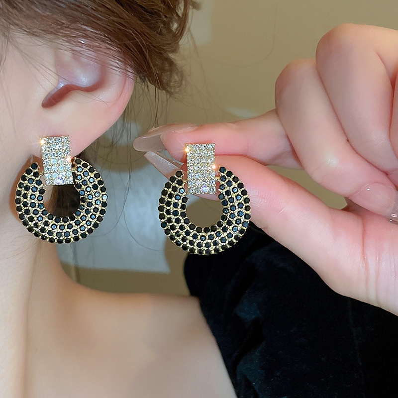 Bông Tai Mạ Bạc 925 Hình Tròn Đính Kim Cương Sang Trọng Nhẹ Nhàng Không Gây Dị Ứng