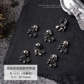 Charm đính móng cổ đien  phong cách cá tính