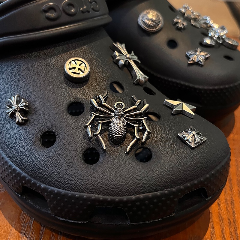 Crocs 3d Phong Cách baroque Quyến Rũ Bằng Kim Loại Và Kim Loại Chất Lượng Cao