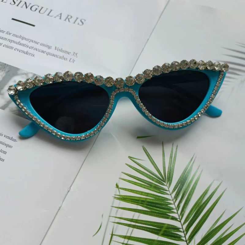 Kính Mát Mắt Mèo Đính Đá Thời Trang Cho Nữ