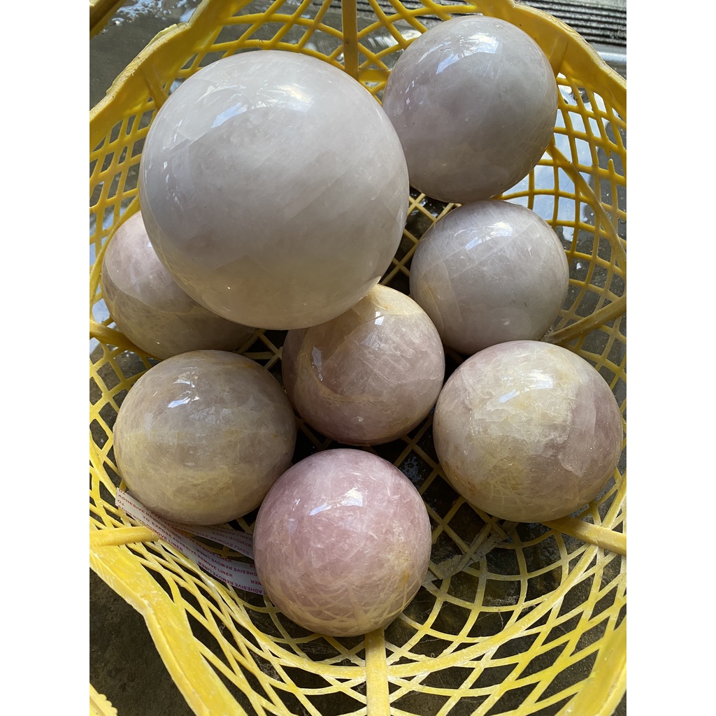 Bi cầu thạch anh hồng dùng làm trang trí nhà cửa bàn làm việc văn phòng công ty