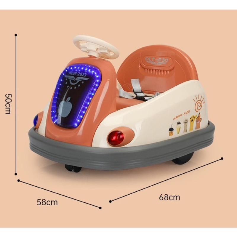 Xe xoay 360 độ hình QUẢ TÁO C-30 mẫu mới nhất 2023