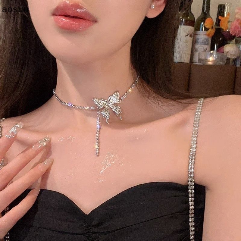 Vòng Cổ choker Màu Bạc Mặt Hình Bướm Đính Đá Pha Lê Lấp Lánh Thời Trang Cho Nữ