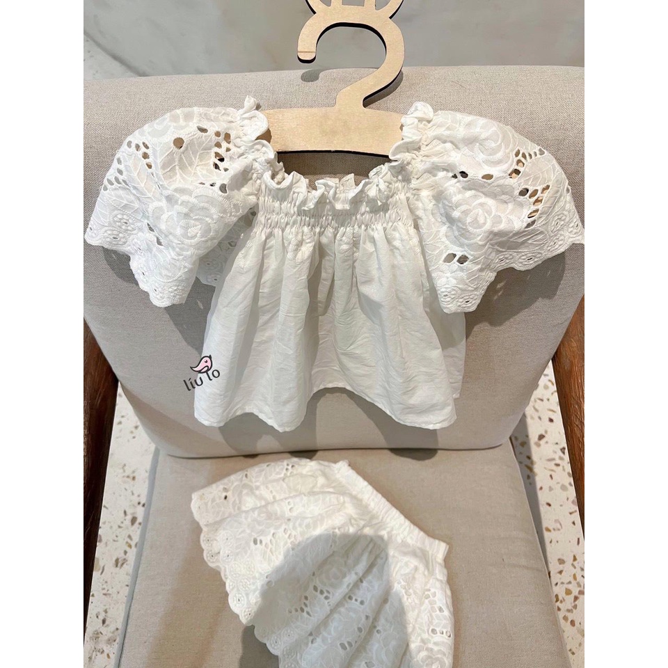 Set Bộ Áo + Chân Váy Vải Ren Mềm Xinh Xắn Cho Bé