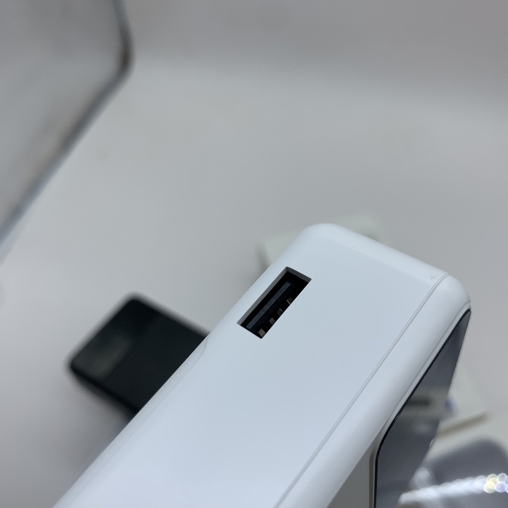 Sạc dự phòng Sendem P900 20000mAh - 4 Dây Sạc Tích Hợp - Sạc Nhanh - Màn Hình Hiển Thị Pin