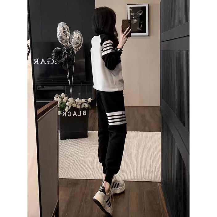 Set Đồ Thể Thao Dài Tay Phong Cách Năng Động Trẻ Trung Dành Cho Nữ