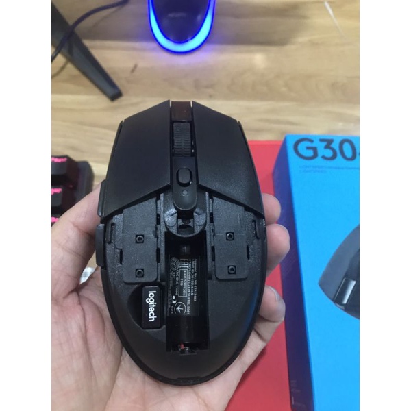 Chuột gaming không dây Logitech G304