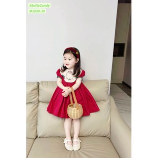 Váy đỏ cổ trắng thêu hoa