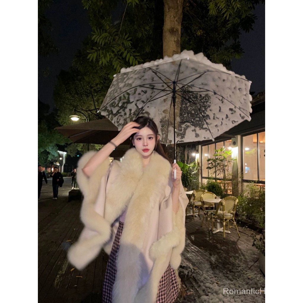 Áo Choàng Lông Cáo Thân Thiện Với Môi Trường Thời Trang Thu Đông 2023