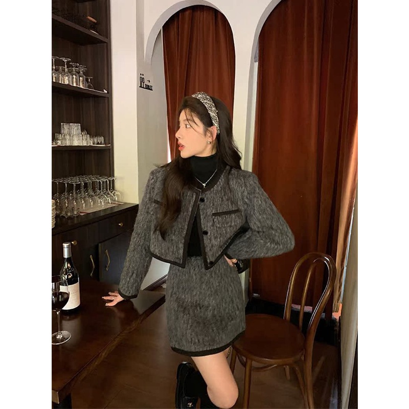 Bộ Áo Khoác Tay Dài Phối Chân Váy Ngắn Lưng Cao Dáng Ôm Thời Trang Xinh Xắn Cho Nữ