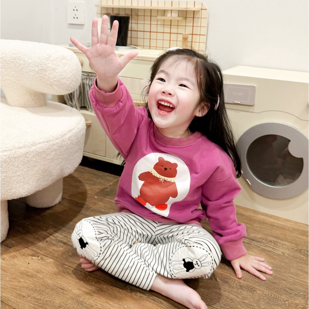 ✨MALINHKID✨BN082- Bộ áo nỉ bông GẤU đỏ quàng khăn mix legging kẻ trẻ em VNXK