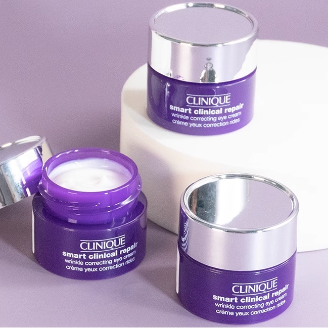 Clinique Kem Dưỡng Ẩm Mắt 15ml Màu Tím Sáng