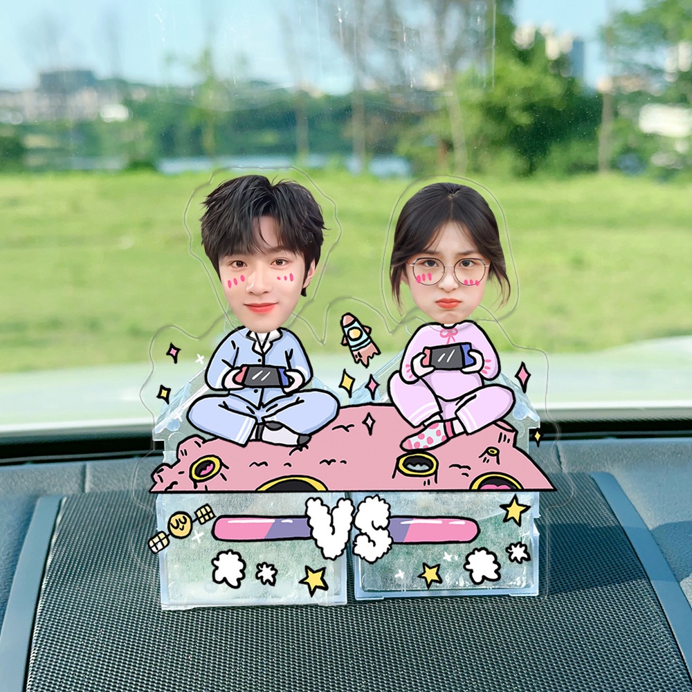 Mô hình standee lắc đầu chạy pin ghép mặt theo yêu cầu  cute làm quà tặng, trang trí ô tô, để bàn Trí Decor anime