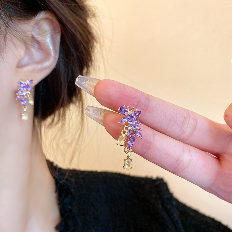 Bông Tai Mạ Bạc 925 Hình Bướm Đính Kim Cương Lấp Lánh Sang Trọng