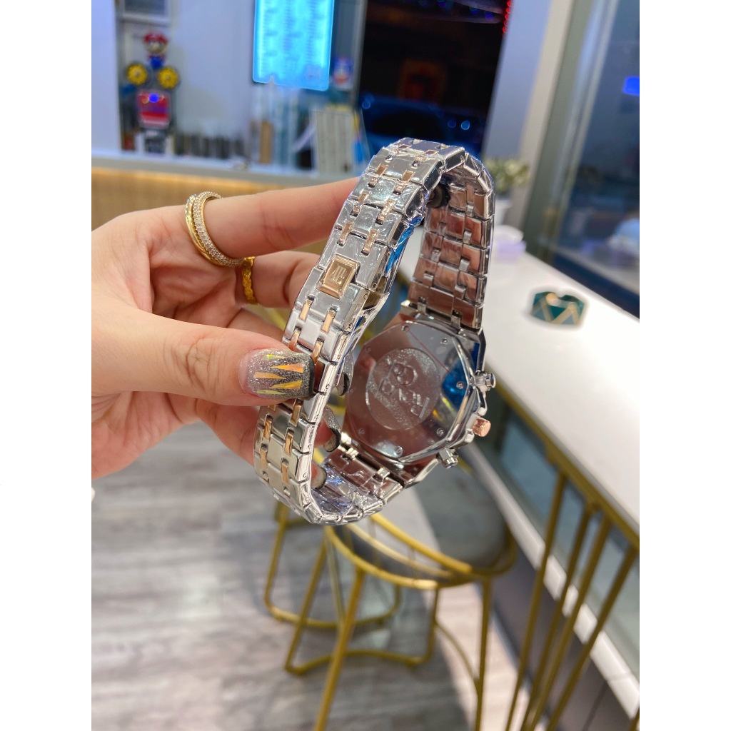 Đồng Hồ quartz Kim Loại Màu Đen / Bạc Thời Trang