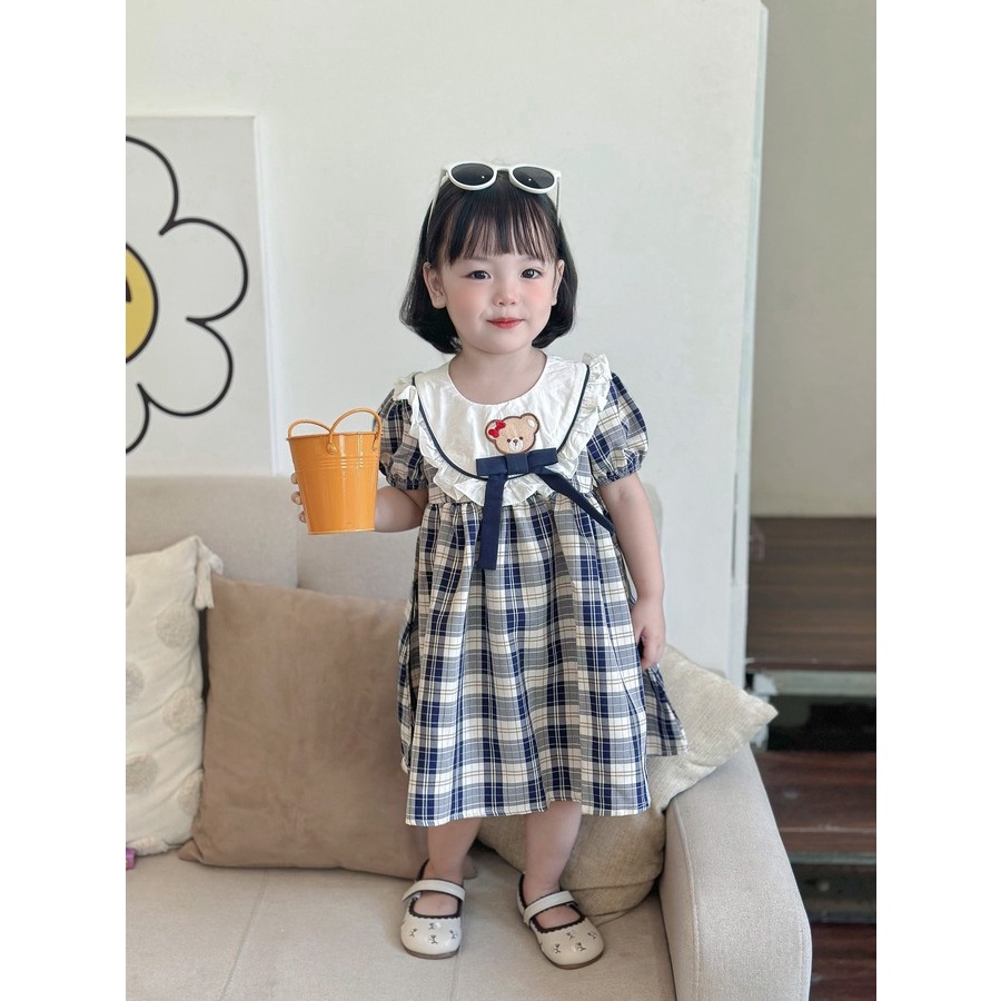Váy kẻ caro bé gái  thêu hình gấu tay bồng chất cotton thoáng mát phong cách Hàn Quốc