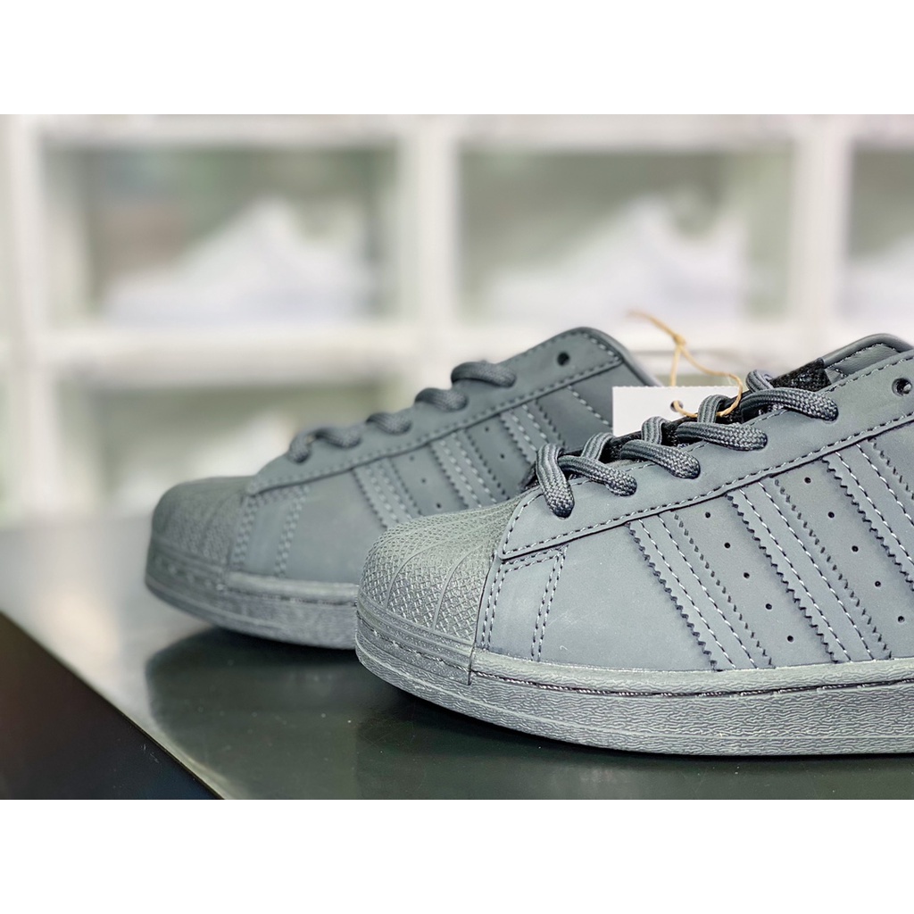 Giày Thể Thao adidas superstar gz4830 Chất Liệu Sợi carbon Màu Đen Chống Mòn Thoải Mái Cho Nam Và Nữ