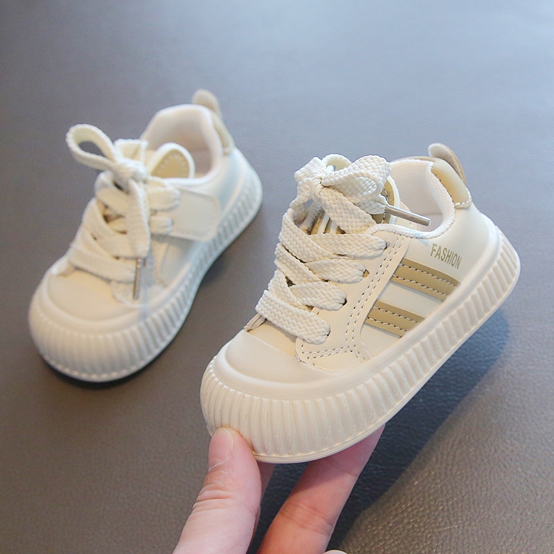 Giày Thể Thao Da Đế Mềm Chống Trượt Thời Trang Xuân Thu Cho Bé