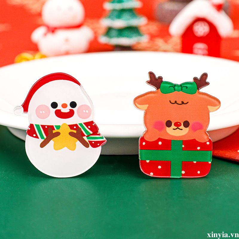 🌺🌺Phụ Kiện Cài Áo Bằng acrylic Hình Ông Già Noel Hoạt Hình Dễ Thương Dùng Làm Quà Tặng Giáng Sinh