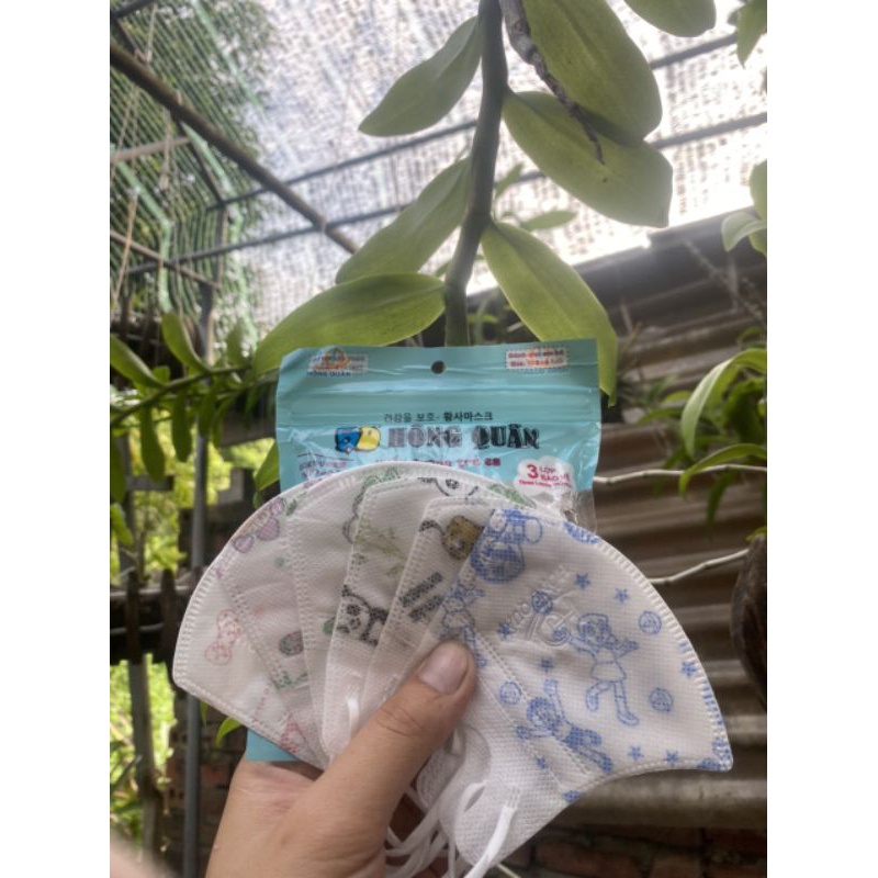 Khẩu trang em bé