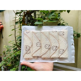 Set 5 yếm cúc bấm chất xô muslin 4 lớp Mimii 1 set 5 yếm,