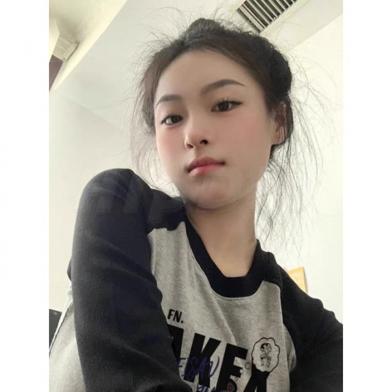 Áo baby tee  Áo Thun Tay Dài Áo croptop tay dài Cổ Tròn Dáng Ôm Phong Cách retro Mỹ Thời Trang Thu Đông Cho Nữ