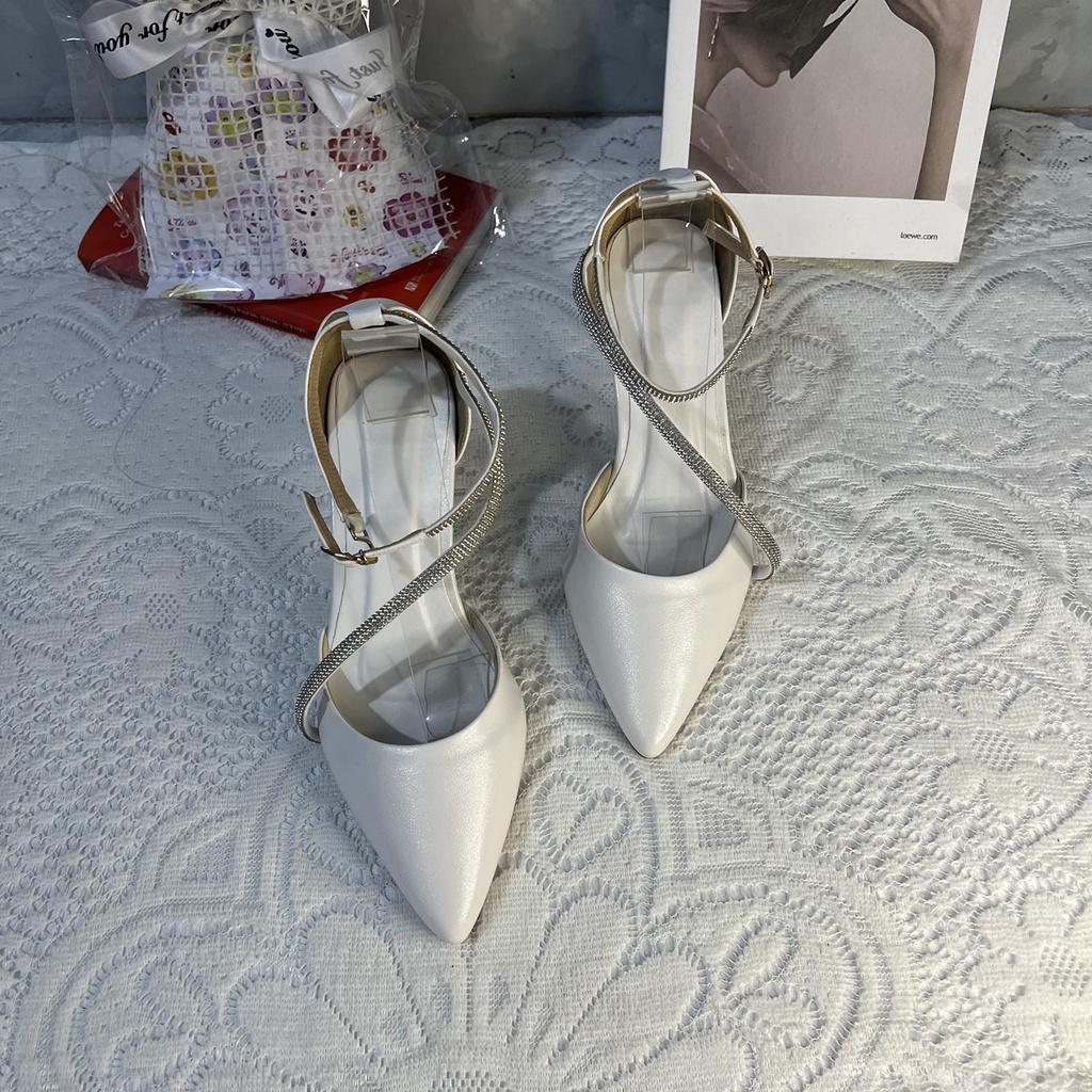 Giày cao gót bigsize bít mũi trơn phối quai đá cao 7 cm size 40-44