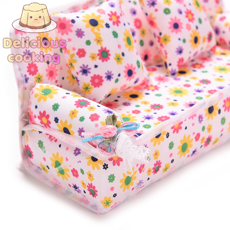 Bộ 3 Đệm Ghế sofa + 2 Gối Tựa Cho Nhà Búp Bê Barbie