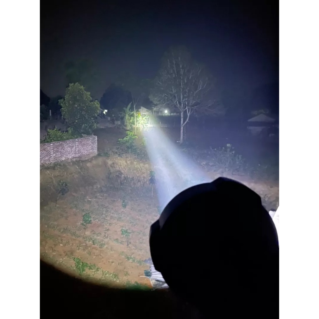 Đèn pin siêu sáng chiếu xa 1000M, Đèn pin cầm tay kiêm sạc dự phòng pin 8000mAh chiếu sáng lên đến 6h GDK1021