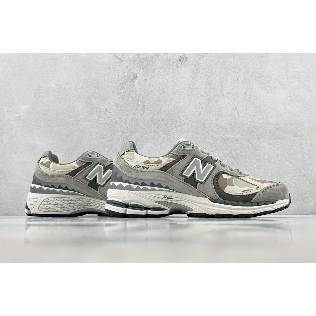 Giày bape x new balance 2002r m2002rbg 36-452R Họa Tiết Rằn Ri Cá Tính