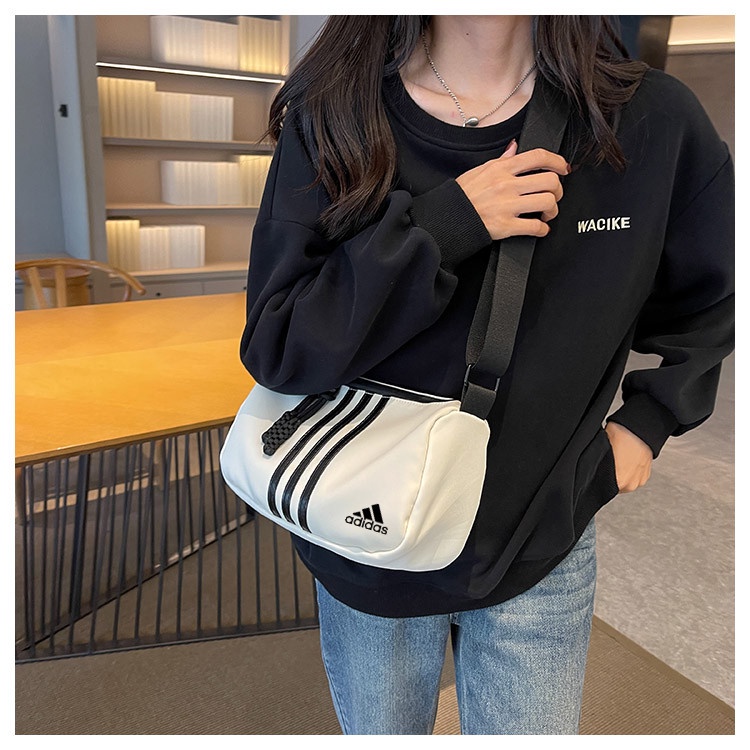 Túi Đeo Chéo Vai Bằng Vải Nhiều Lớp Chống Nước Sức Chứa Lớn Dành Cho Nữ