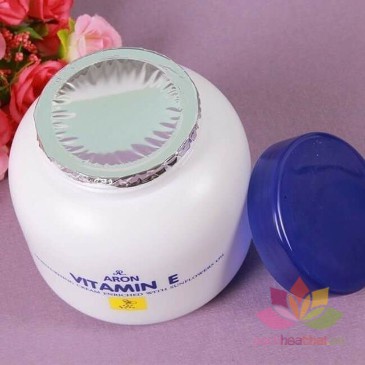 Kem Vitamin E Thái Lan - Kem Dưỡng Ẩm Chống Nẻ Vitamin E Aron Thái Lan 200g