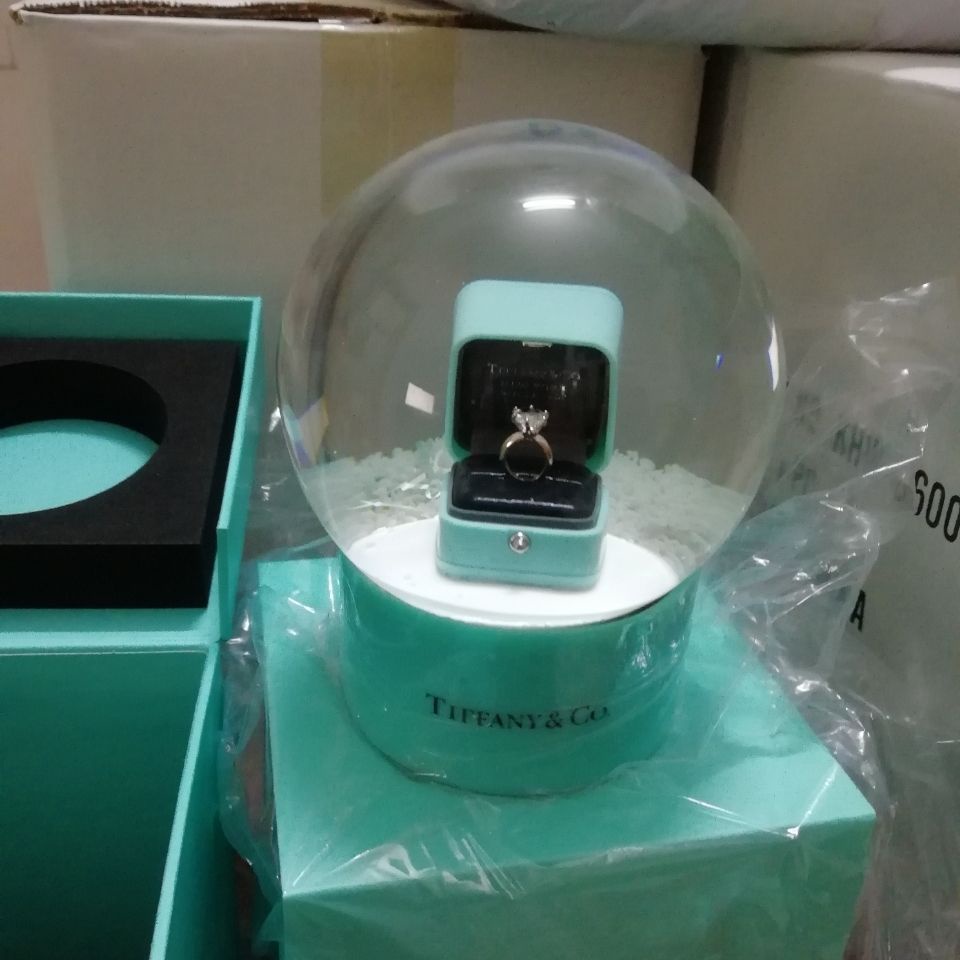 Quả Cầu Tuyết Pha Lê Lãng Mạn Không Chứa Hạt Tuyết vip Quà Tặng Cho Bạn Gái