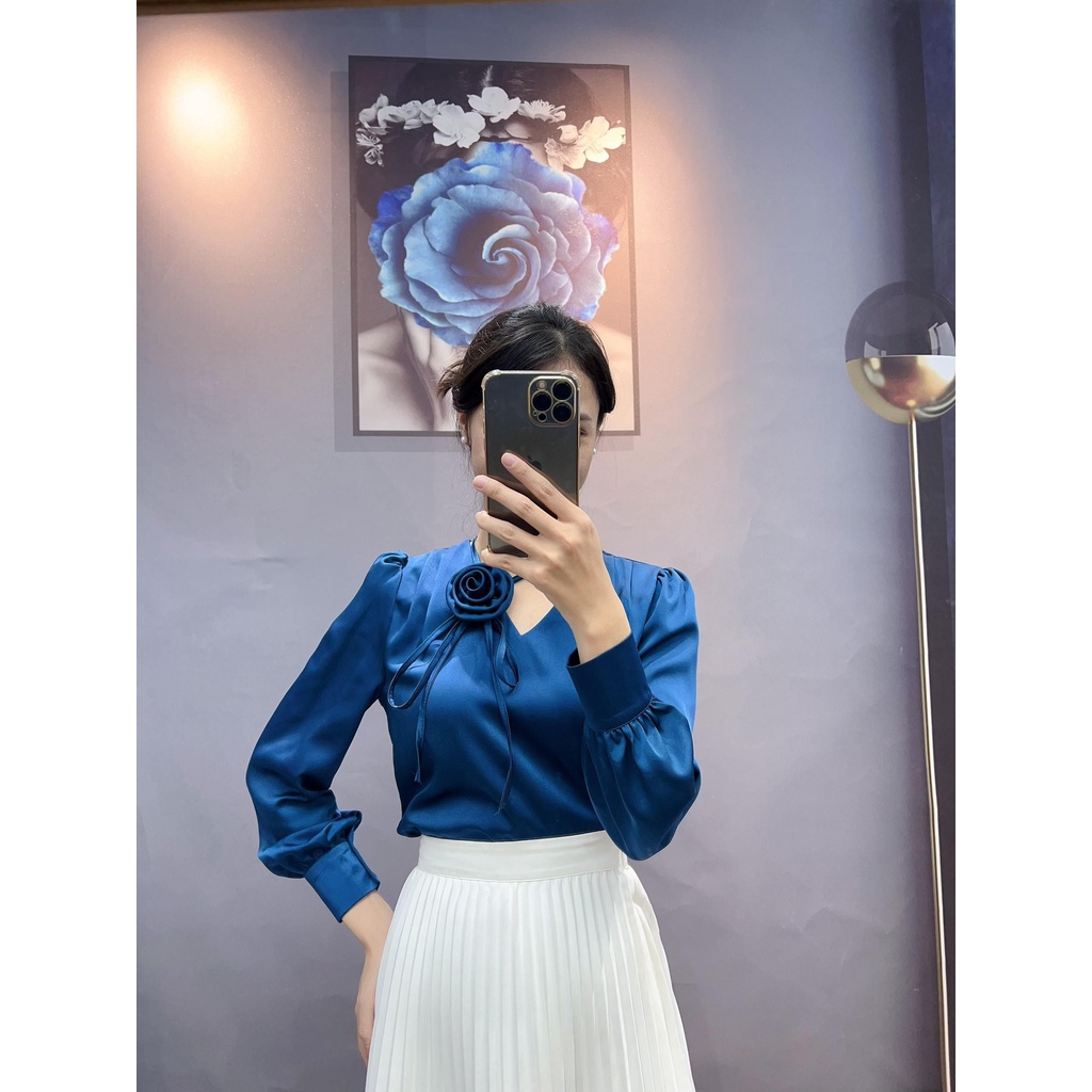 Chất lụa Mỹ cổ V cao cấp kèm nơ hoa rời