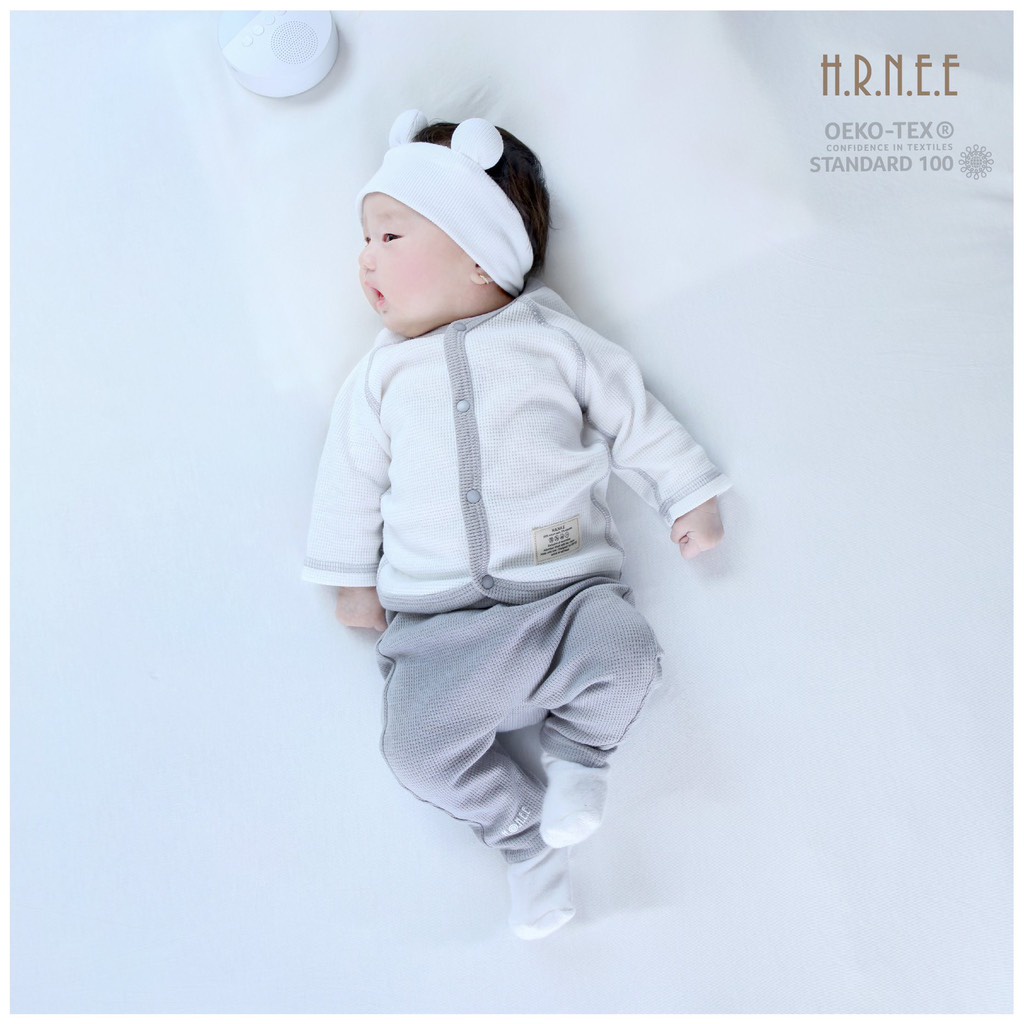 Bộ Hrnee sơ sinh nỉ len cài giữa cho bé