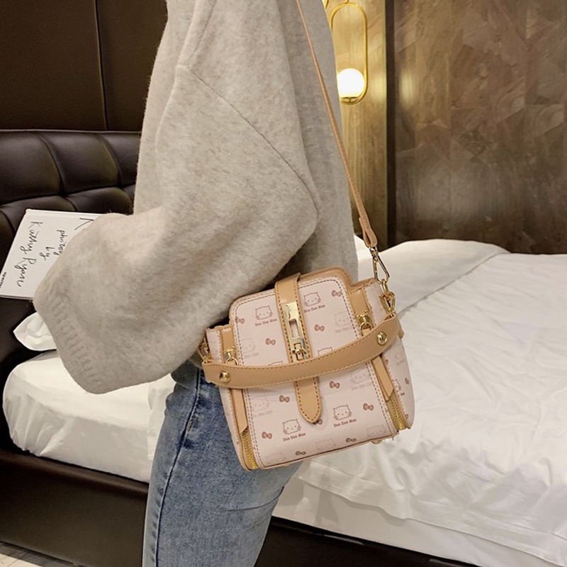 Chuwanglin Túi Da Đeo Chéo In Họa Tiết Phong Cách retro Cho Nữ