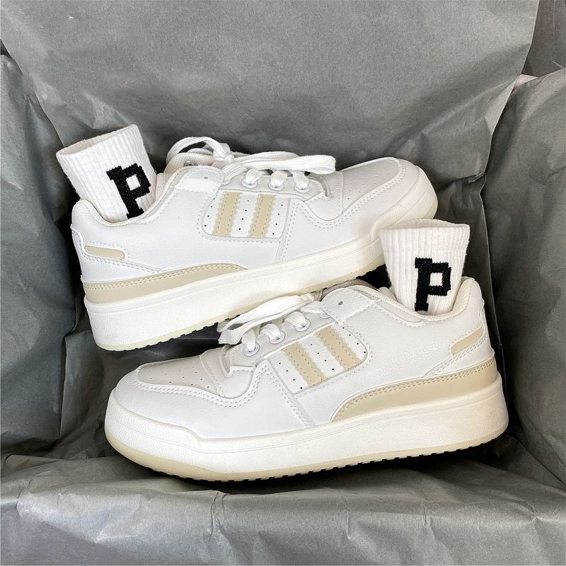 GUDETU  Giày Thể Thao Nữ Thời Trang Năng Động Giày Thể Thao In logo Ngôi Sao Đầu Tròn Thiết Kế Niche Giày Thể Thao Đế Dày Màu Trắng Dành Cho Học Sinh Giày Sneaker Đẹp.